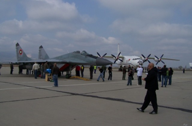 Дискутират развитието на българските ВВС и интелигентната отбрана