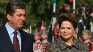 Дилма Русеф се качва на Царевец затварят площад Цар Асен