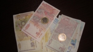 Продавач на дипломименте се опитал да подкупи полицай