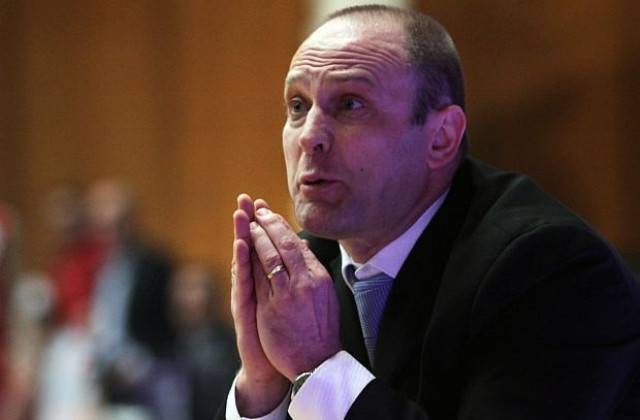 Даде ли ни смъртта на Стив Джобс повод за размисъл за нашите проблеми?