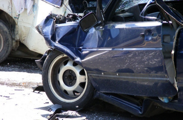 Един човек е загинал при катастрофи за денонощието