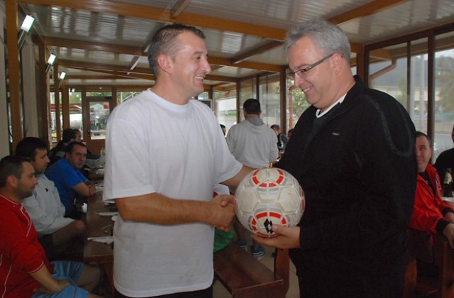 Николай Иванов направи футболен турнир