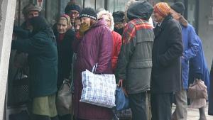 Обеднява ли българинът