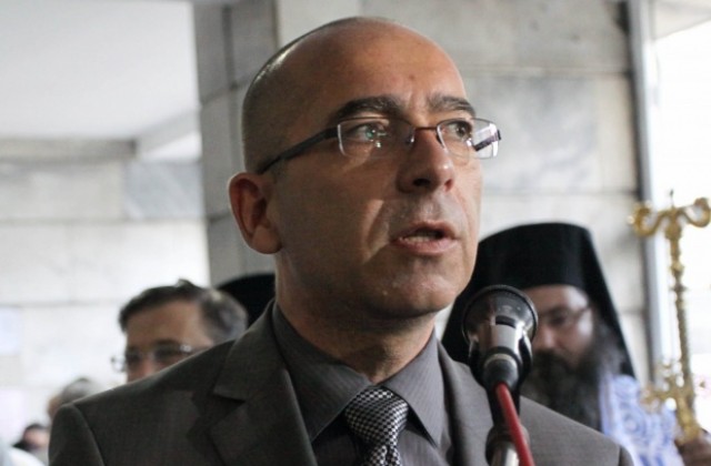 Здравният министър открива 4 обновени клиники в Терапията