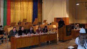 Решават за маломерна паралелка за тъкачи