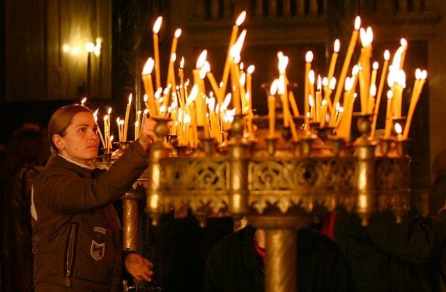 Миряни от Смолян искат обратно свещеник