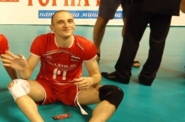 Перфектен Тодоров при победа на Пламен Константинов
