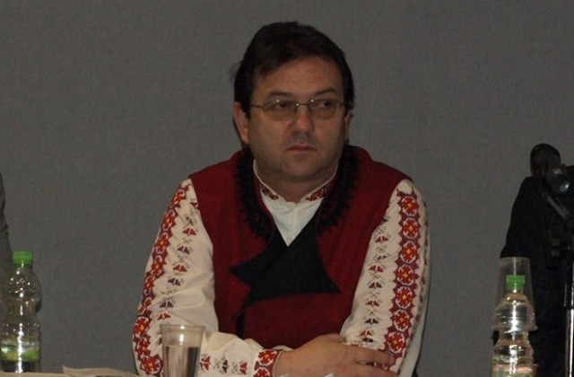 Камен Шишманов иска оставката на Павлинка Кацарова след изборите