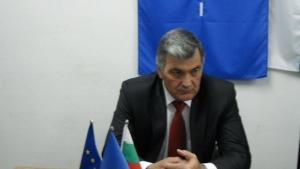 В добро състояние е полицаят нападнат от роми