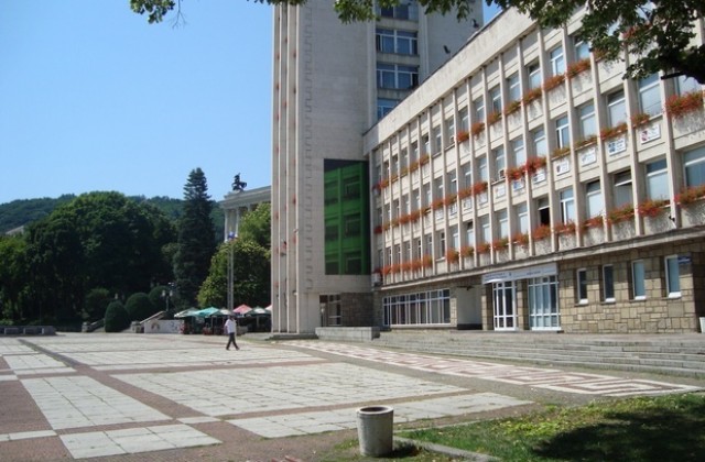 Ремонтите в училищата - по план , според Общината