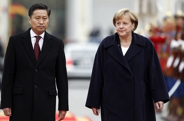 Меркел беше приета в традиционна юрта от монголския президент
