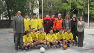 Откриха обновената спортна площадка в ПГСАГ Лубор Байер