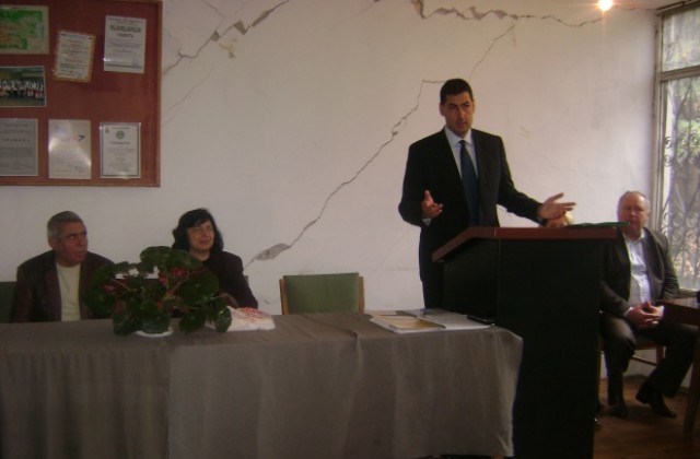 Иван Тотев бе гост в комплекса за хора с увредено зрение в „Източен”