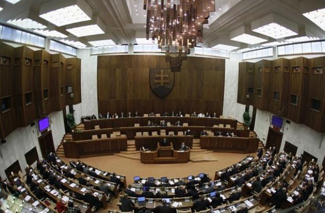 Словакия одобри разширяването на европейския спасителен фонд