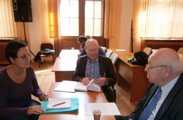 Дългосрочни наблюдатели на посещение преди изборите в Кюстендил