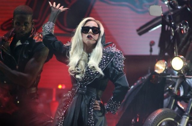 Боно, Лейди Гага и Ъшър ще пеят на концерт 10 г. фондация „Бил Клинтън”