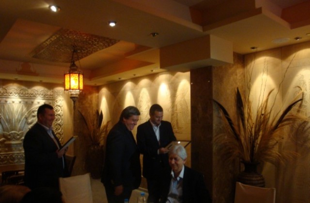 Джиков получи благодарности от тракийци за паметника в Киев