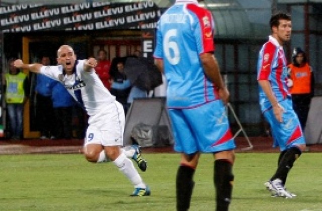 ВИДЕО: Интер копае здраво, падна от Катания