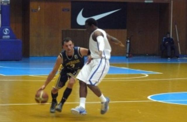 Левски започна сезона с победа срещу Ямбол