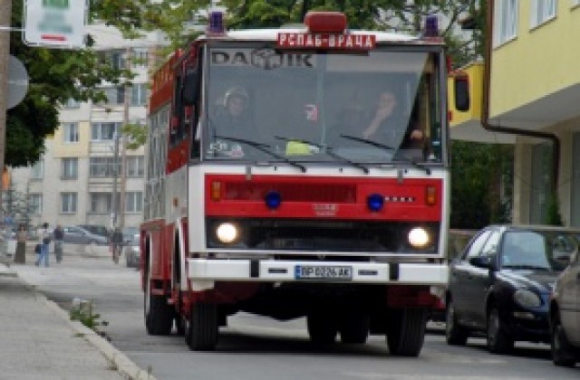Пожар при мекичарницата на пазара във Враца