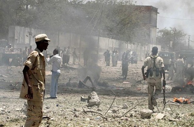 Бомба избухна пред министерска сграда в Могадишу