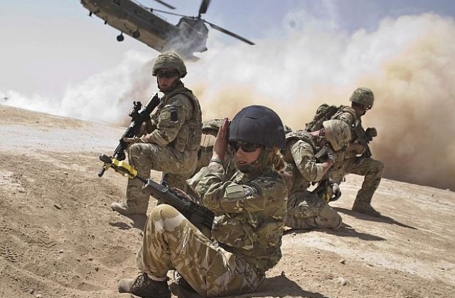 Първите 200 френски военни отпътуваха от Афганистан