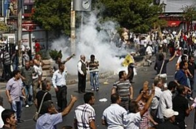 Нови сблъсъци между турски войници и бунтовници от ПКК близо до Ирак