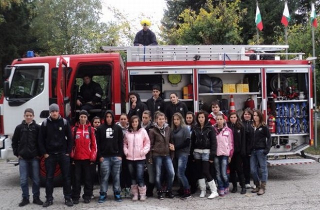 Проиграване на евакуация по план - Заедно срещу бедствието в Банско