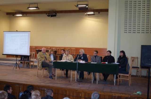 Вадят бюлетините от урната една по една