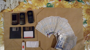Намериха копия на бюлетини в къща в Радомирци