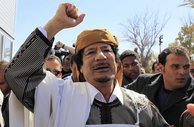 Муамар Кадафи бе свален от революцията след 42 години управление