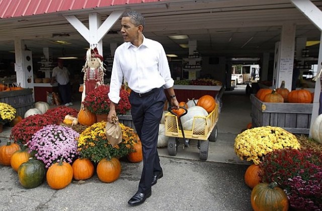 Обама си купи тикви за Хелоуин