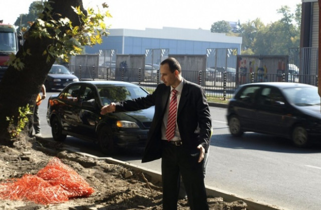 До месец пускат нови паркоместа по бул. ”България”