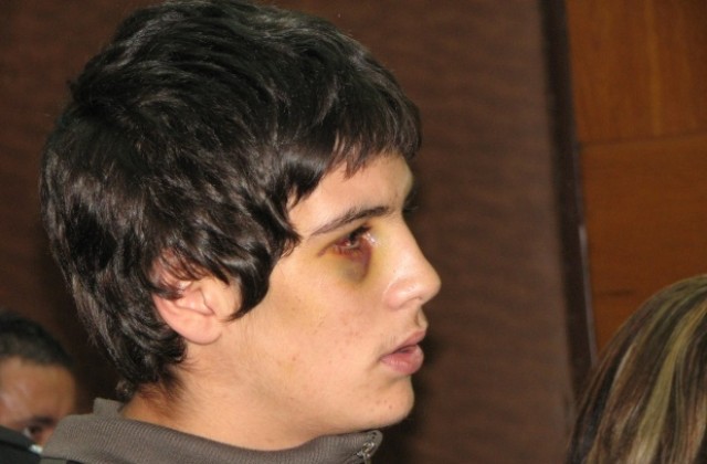 Затвор за 18-годишния, пробвал да открадне една от колите на дядо Николай