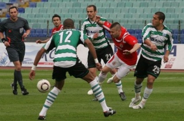 Нерви, блъскане и по точка за Черно море и ЦСКА във Варна