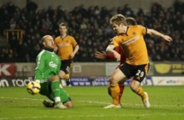 ВИДЕО: Уулвърхемптън се спаси в края срещу Суонзи