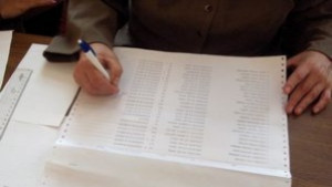 Със сигнали свързани със застъпници започна изборният ден в област