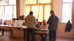 Първи сигнали за нередности в изборния ден