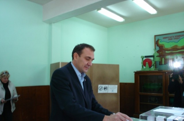 Гуцанов прогнозира под 50% избирателна активност