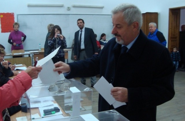 За нова конституция гласува Пенчо Пенчев