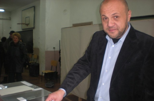 Министър Томислав Дончев гласува за опита и за дързостта