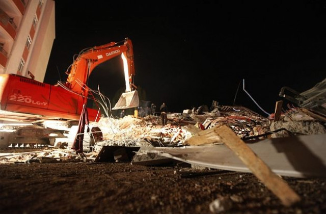 Турция отхвърли чуждестранната помощ след земетресението