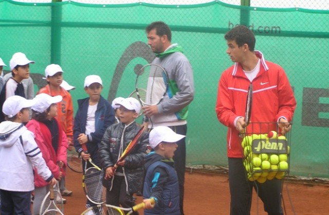 Григор Димитров изнесе открит урок на малки тенисисти