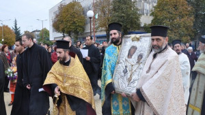 Димитровград посреща Димитровден с иконата на Св Богородица Златна ябълка