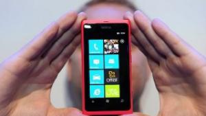 Nokia представи два смартфона с Windows