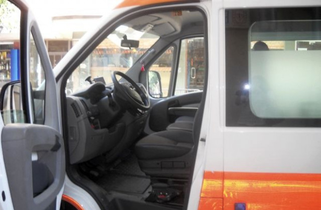 Блъснаха пешеходец