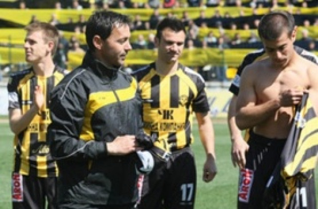 Крум Бибишков ще води атаката на Миньор срещу Черноморец