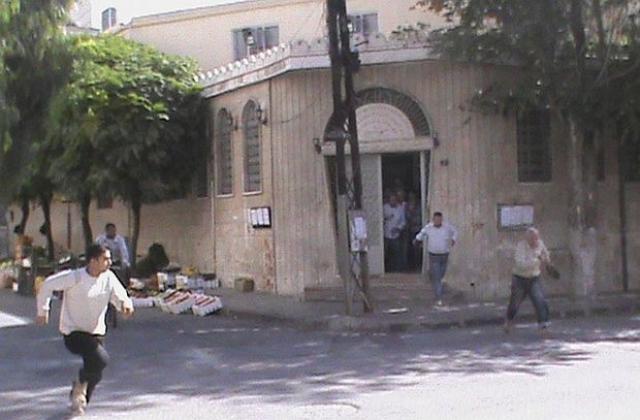 Сирийски правителствени части щурмуват райони в Хомс