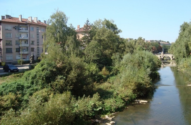 И слънце, и облаци