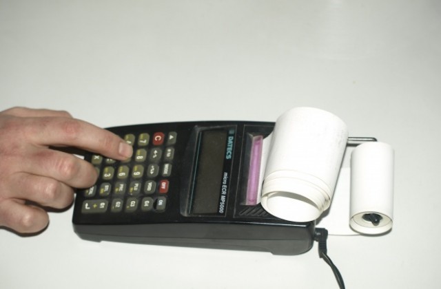 Майката на общински съветник блокира сметките на община Чепеларе